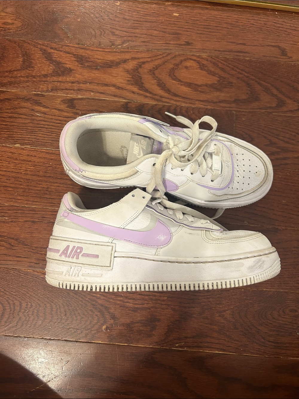 Nike womens White Sneakers with Light Purple Swoosh